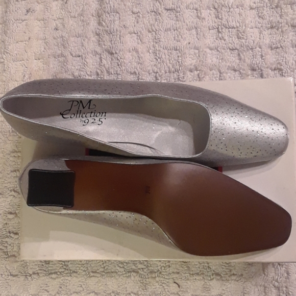 Shoes - Picture 4 of 4